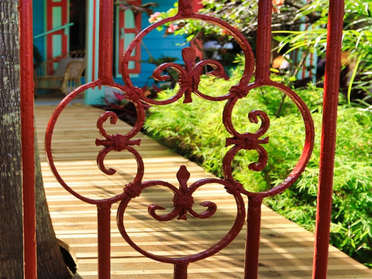 L'Incroyable Maison De Mamie Mechant Saint-Philippe Exteriér fotografie